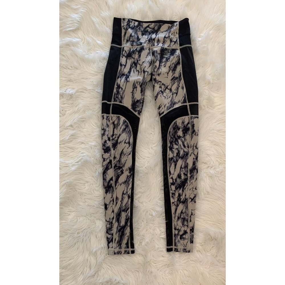 Lululemon leggings size 8